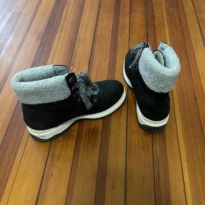 White Mountain Womens Boots NWOT